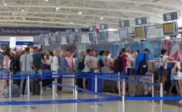 Larnaka’da bir yolcunun bagajında yaklaşık 17 kilo uyuşturucu ele geçirildi