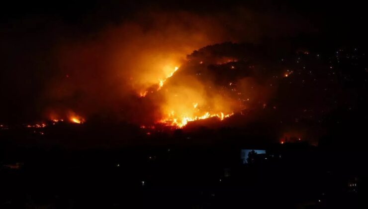 İtalya’nın Elba Adası’ndaki orman yangını sebebiyle yaklaşık 700 kişi tahliye edildi
