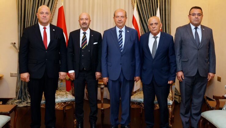 Cumhurbaşkanı Tatar, emekli Korgeneral Zekai Aksakallı’yı kabul etti