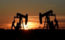 ABD petrol fiyatı tahminini yükseltti