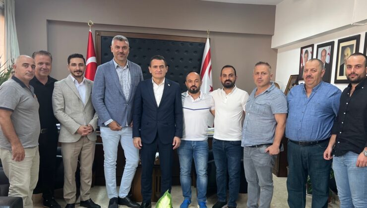 Bakan Oğuz, Karadeniz Kültür Derneği heyetini kabul etti
