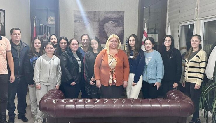 Mehmetçik Büyükkonuk Belediyesi’nden İyilik Gönüllüleri’ne destek – BRTK