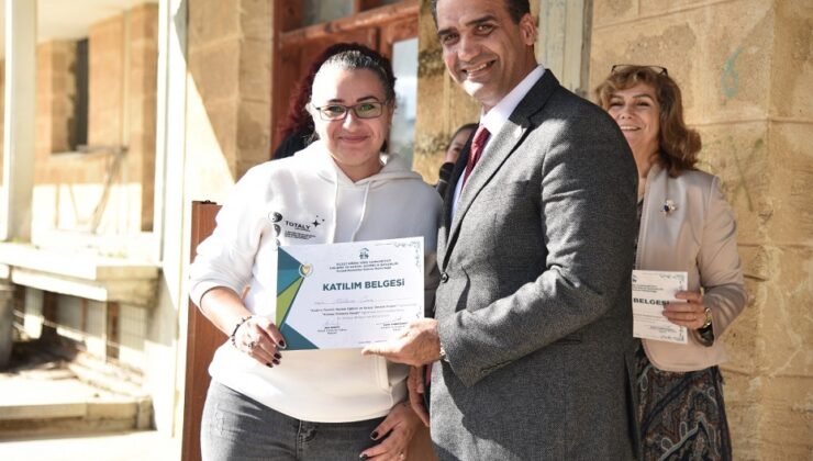 “Kadına Yönelik Mesleki Eğitim ve Sosyal Destek Projesi” kapsamında eğitim alan kursiyerlere sertifikaları törenle verildi – BRTK