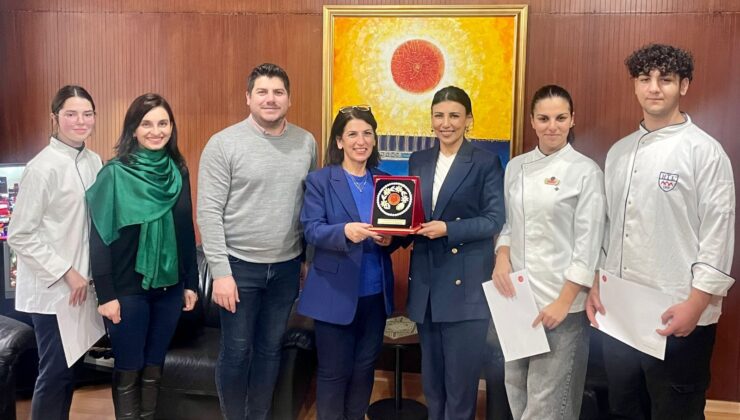 Özdenefe, uluslararası mutfak yarışmalarında başarı elden öğrencileri kabul etti – BRTK