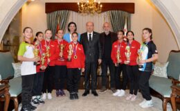 Cumhurbaşkanı Tatar, çocuk fitness milli takım sporcularını kabul etti